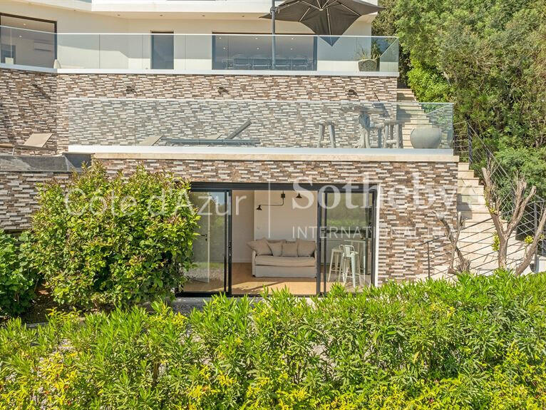 Maison Roquebrune-sur-Argens - 6 chambres - 261m²
