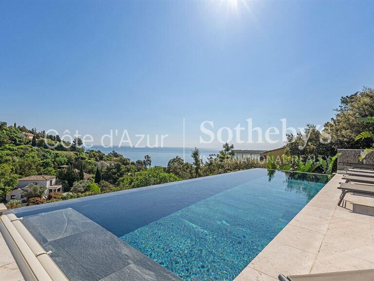 Maison Roquebrune-sur-Argens - 6 chambres - 261m²