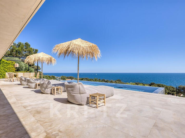 Maison Roquebrune-sur-Argens - 5 chambres - 341m²