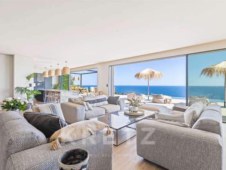 Maison Roquebrune-sur-Argens - 5 chambres - 493m²