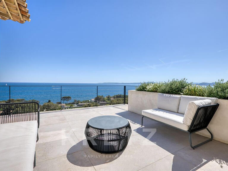Maison Roquebrune-sur-Argens - 5 chambres - 341m²