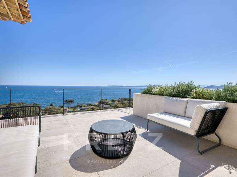 Maison Roquebrune-sur-Argens - 5 chambres - 493m²