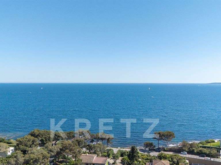 Maison Roquebrune-sur-Argens - 5 chambres - 493m²