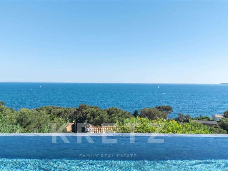 Maison Roquebrune-sur-Argens - 5 chambres - 493m²