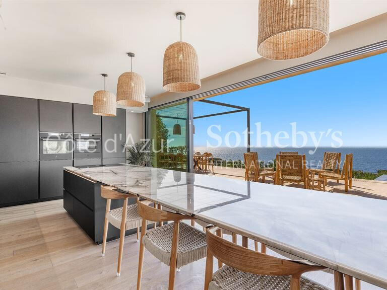 Maison Roquebrune-sur-Argens - 5 chambres - 435m²