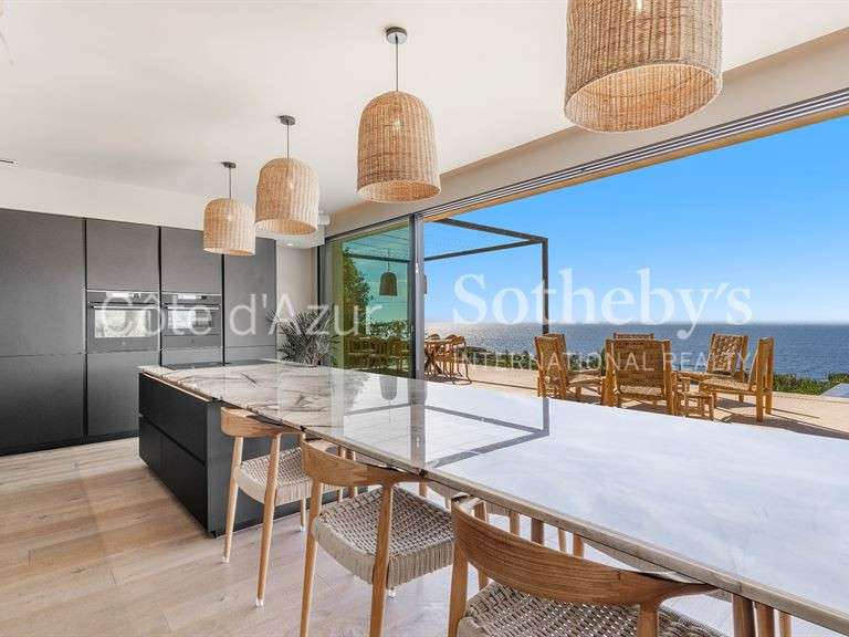 House with Sea view Roquebrune-sur-Argens - 5 bedrooms - 435m²