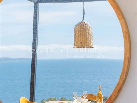 House with Sea view Roquebrune-sur-Argens - 5 bedrooms - 435m²