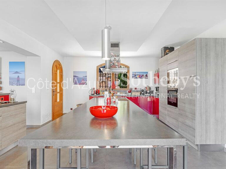 House Roquebrune-sur-Argens - 4 bedrooms - 180m²