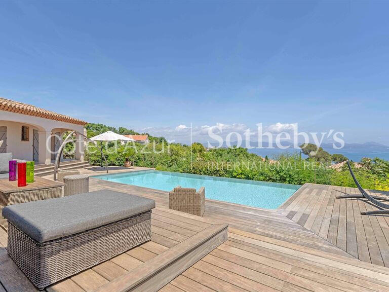 House Roquebrune-sur-Argens - 4 bedrooms - 180m²