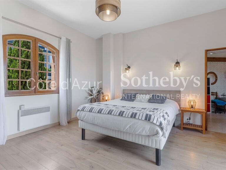 House Roquebrune-sur-Argens - 4 bedrooms - 180m²
