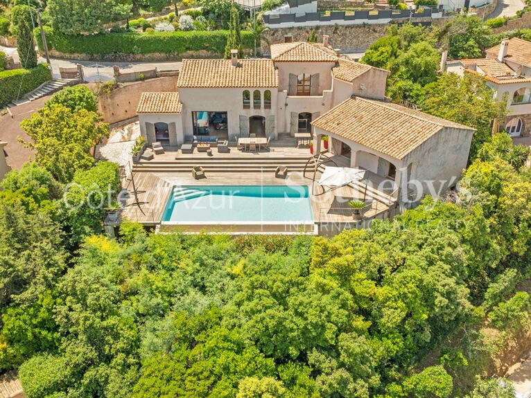 House Roquebrune-sur-Argens - 4 bedrooms - 180m²