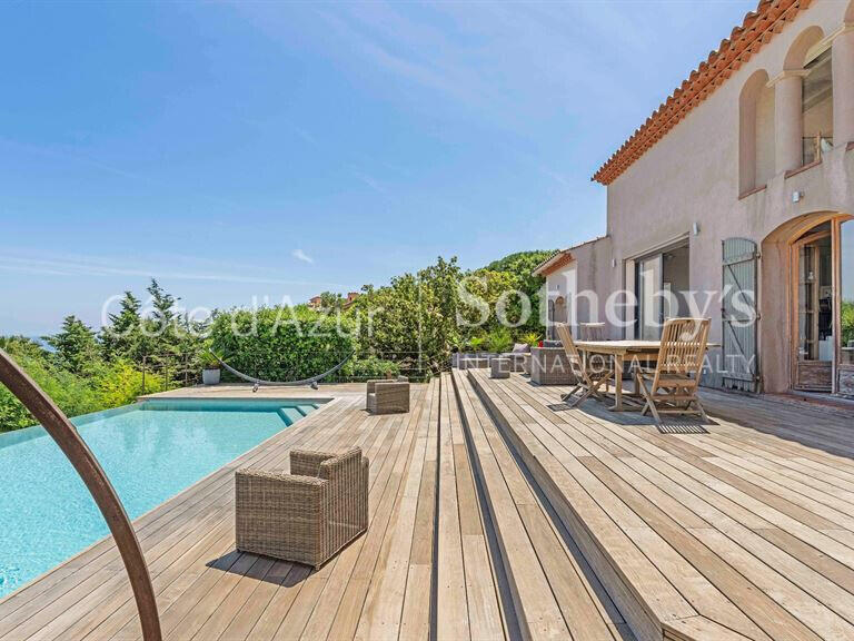 House Roquebrune-sur-Argens - 4 bedrooms - 180m²