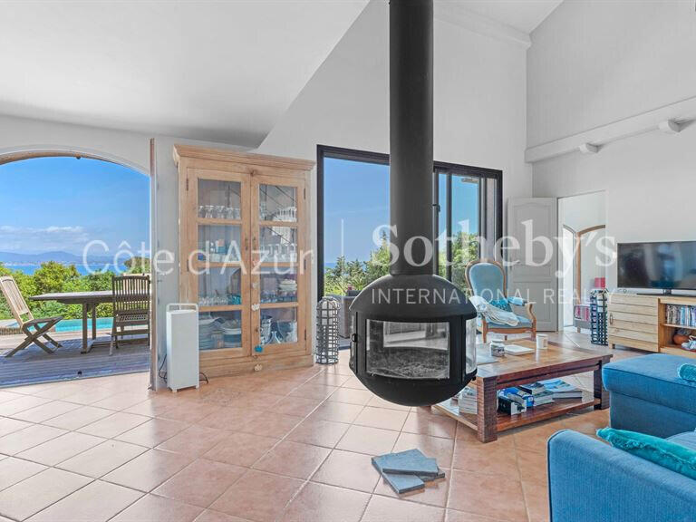 House Roquebrune-sur-Argens - 4 bedrooms - 180m²