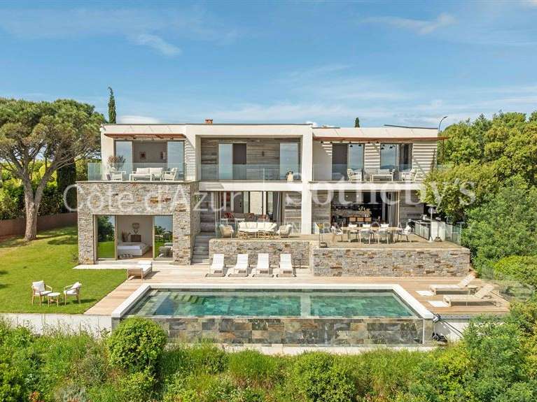 House with Sea view Roquebrune-sur-Argens - 4 bedrooms - 320m²