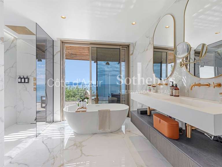 House with Sea view Roquebrune-sur-Argens - 4 bedrooms - 320m²