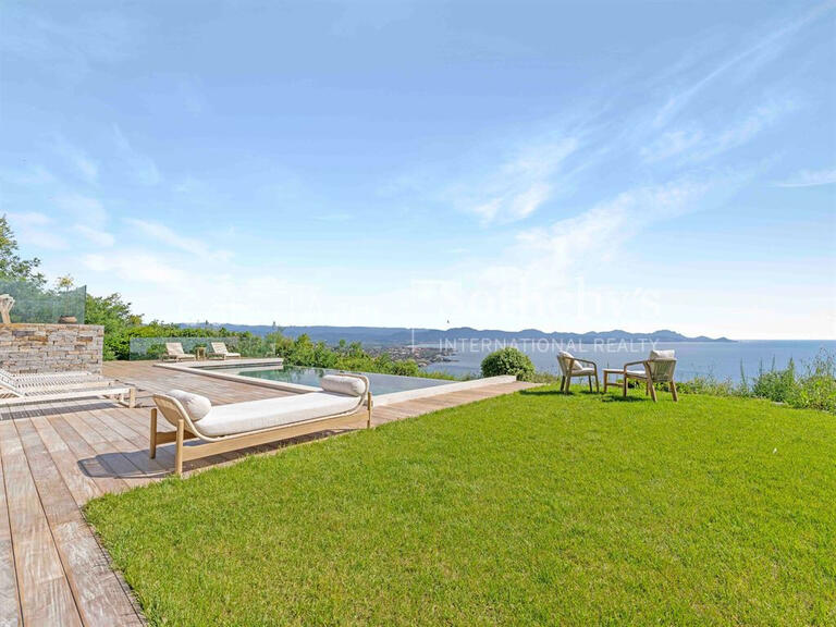 House Roquebrune-sur-Argens - 4 bedrooms - 320m²