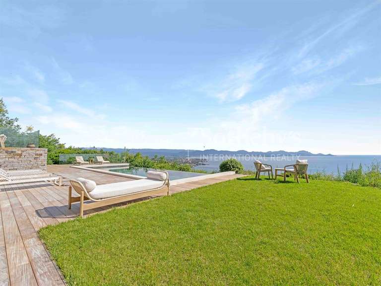 House with Sea view Roquebrune-sur-Argens - 4 bedrooms - 320m²