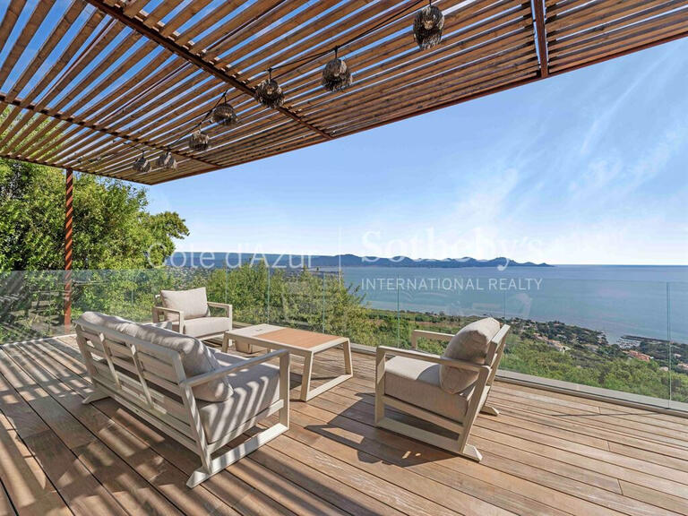 House Roquebrune-sur-Argens - 4 bedrooms - 320m²