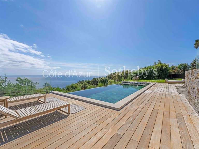 House with Sea view Roquebrune-sur-Argens - 4 bedrooms - 320m²
