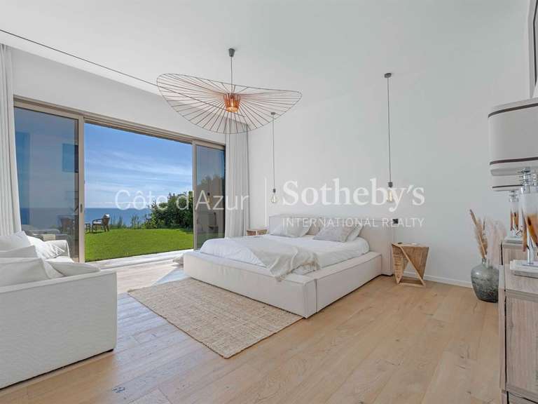 House with Sea view Roquebrune-sur-Argens - 4 bedrooms - 320m²