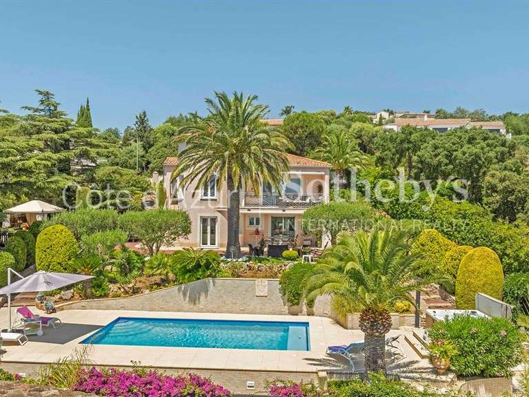 House Roquebrune-sur-Argens - 4 bedrooms - 145m²