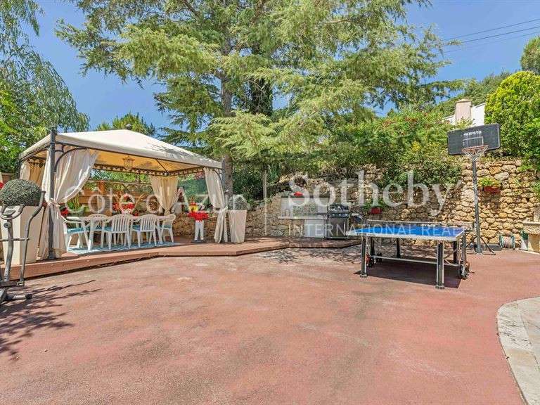 House Roquebrune-sur-Argens - 4 bedrooms - 145m²