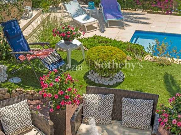 House Roquebrune-sur-Argens - 4 bedrooms - 145m²