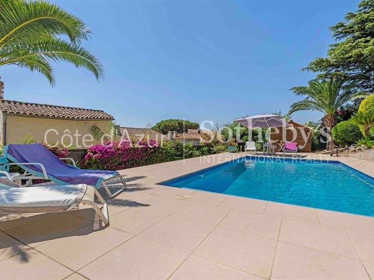 House Roquebrune-sur-Argens - 4 bedrooms - 145m²