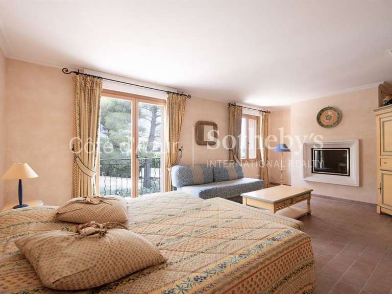 House Roquebrune-sur-Argens - 10 bedrooms - 650m²