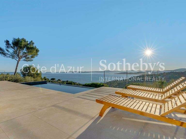 House with Sea view Roquebrune-sur-Argens - 4 bedrooms - 230m²