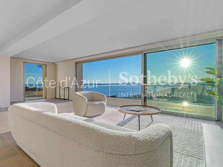 House with Sea view Roquebrune-sur-Argens - 4 bedrooms - 230m²