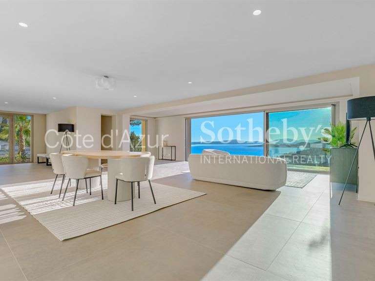 House with Sea view Roquebrune-sur-Argens - 4 bedrooms - 230m²