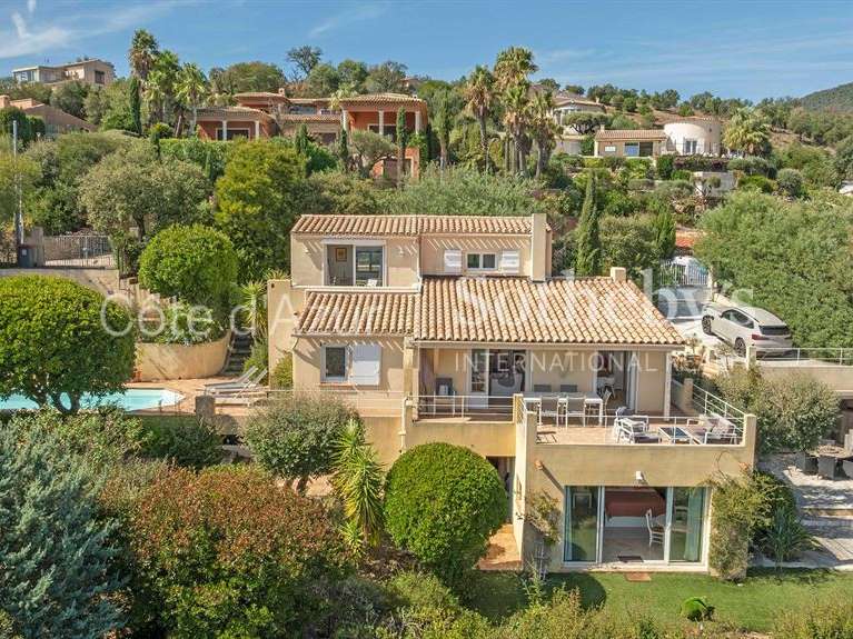 House with Sea view Roquebrune-sur-Argens - 4 bedrooms - 150m²