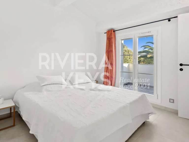 House Roquebrune-sur-Argens - 4 bedrooms - 181m²