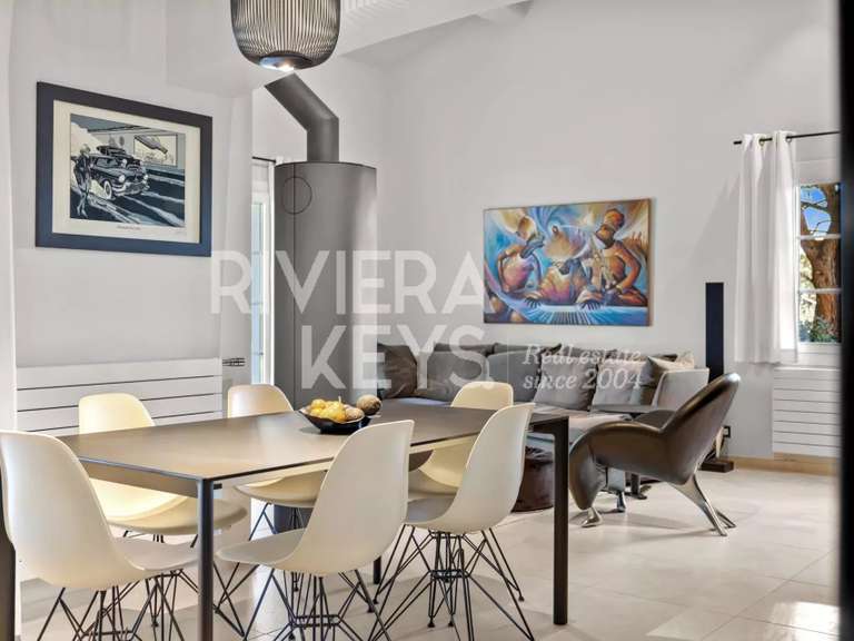 House Roquebrune-sur-Argens - 4 bedrooms - 181m²