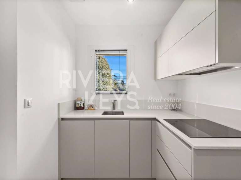 House Roquebrune-sur-Argens - 4 bedrooms - 181m²