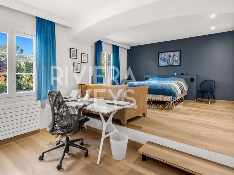 House Roquebrune-sur-Argens - 4 bedrooms - 181m²