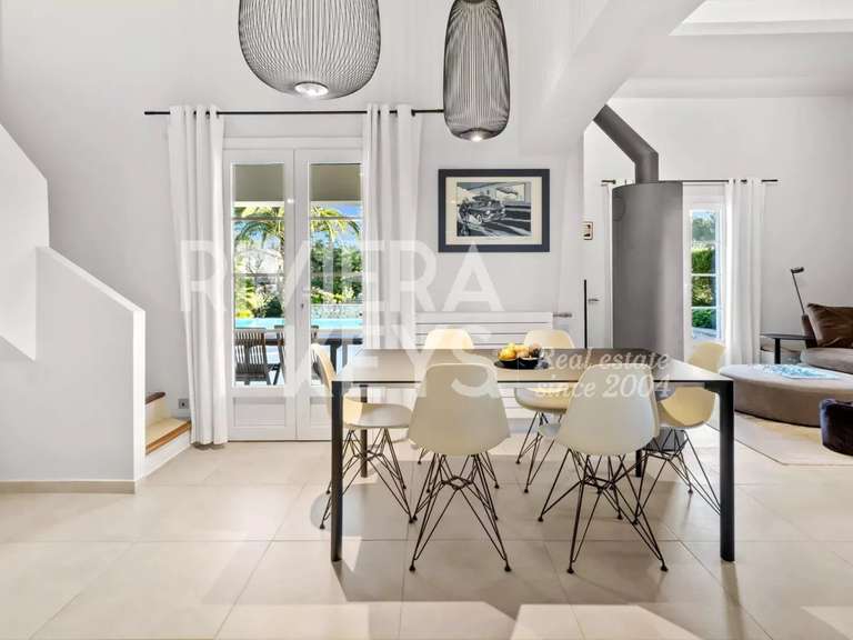 House Roquebrune-sur-Argens - 4 bedrooms - 181m²