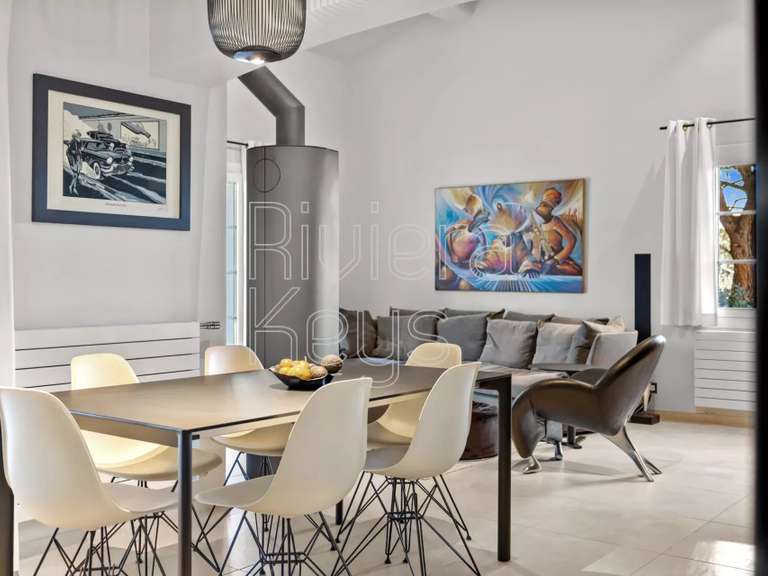 Maison Roquebrune-sur-Argens - 4 chambres - 181m²