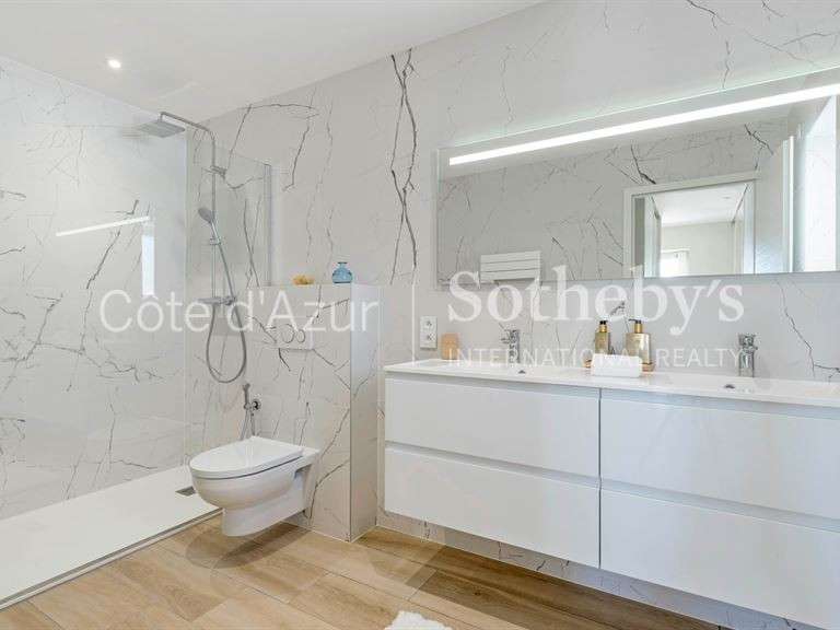House with Sea view Roquebrune-sur-Argens - 5 bedrooms - 230m²