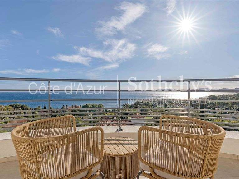 House with Sea view Roquebrune-sur-Argens - 5 bedrooms - 230m²
