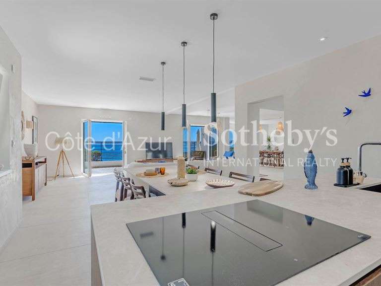 House with Sea view Roquebrune-sur-Argens - 5 bedrooms - 230m²