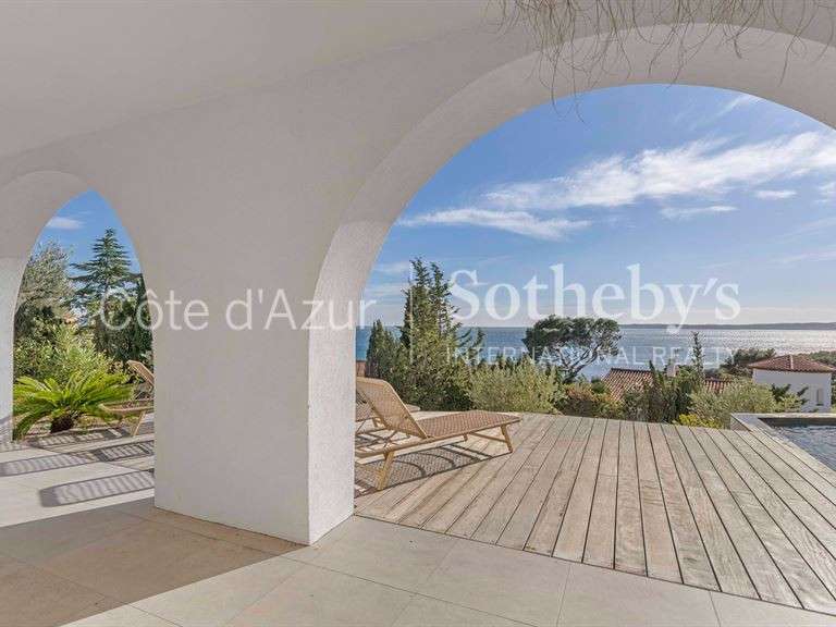 House with Sea view Roquebrune-sur-Argens - 5 bedrooms - 230m²