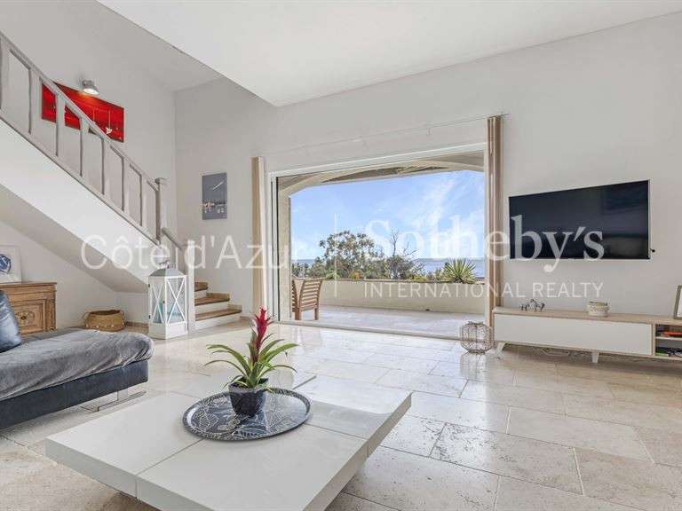 House with Sea view Roquebrune-sur-Argens - 6 bedrooms - 250m²