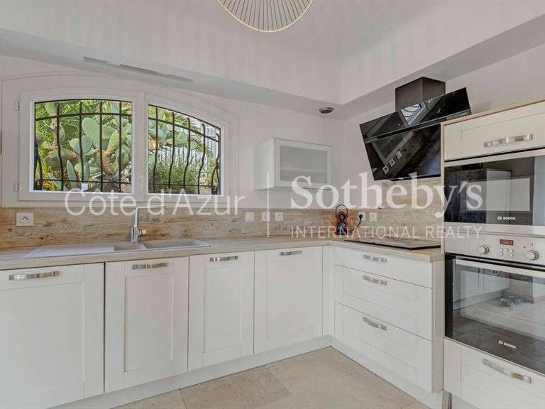 House with Sea view Roquebrune-sur-Argens - 6 bedrooms - 250m²