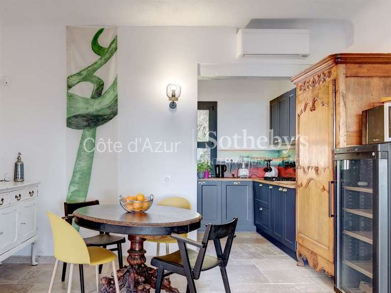 Maison Roquebrune-sur-Argens - 4 chambres - 183m²