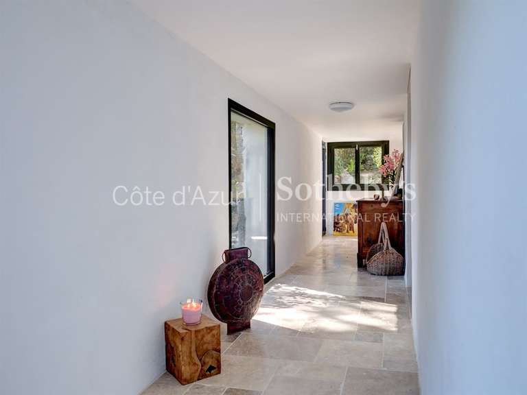 Maison Roquebrune-sur-Argens - 4 chambres - 183m²