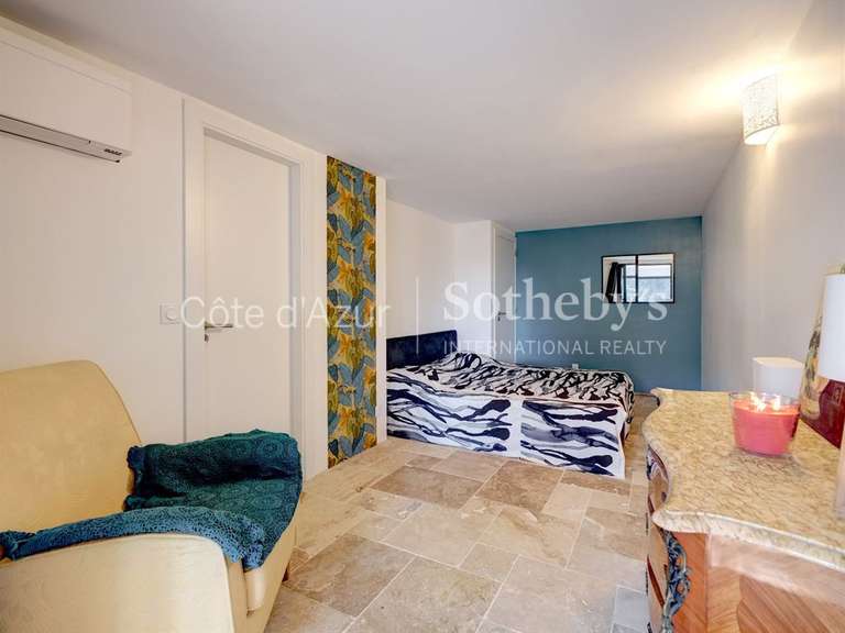 Maison Roquebrune-sur-Argens - 4 chambres - 183m²