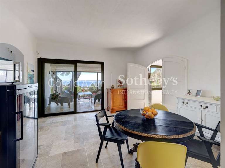 Maison Roquebrune-sur-Argens - 4 chambres - 183m²