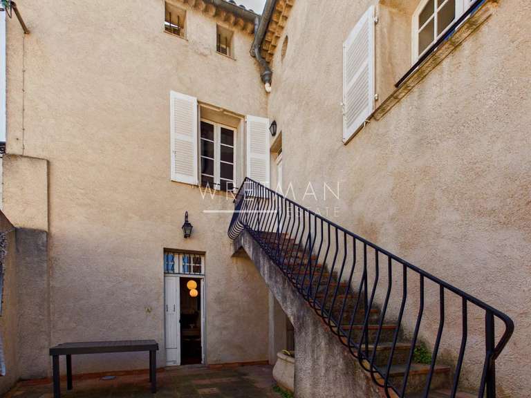 Maison Roquebrune-sur-Argens - 5 chambres - 244m²